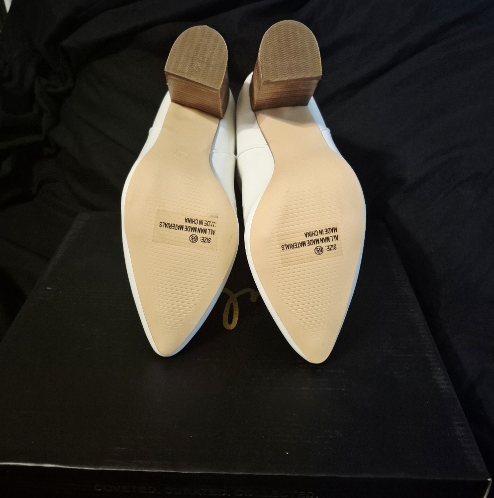 Lulu's White Heeled‎ Boots with Gold Accent - Picture 3 of 3